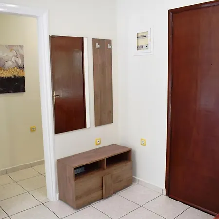 아파트 Nama -central Vacation With Free Parking Only 900m Far From Venetian Port And Beach!