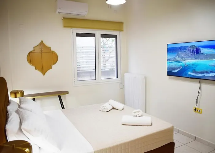 Nama -central Vacation With Free Parking Only 900m Far From Venetian Port And Beach! דירה