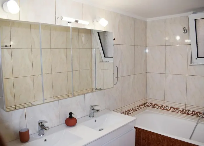 דירה Nama -central Vacation With Free Parking Only 900m Far From Venetian Port And Beach!