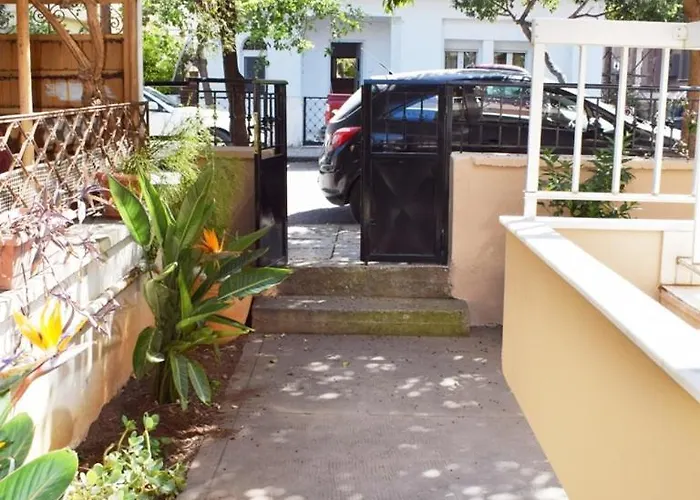 Nama -central Vacation With Free Parking Only 900m Far From Venetian Port And Beach! דירה