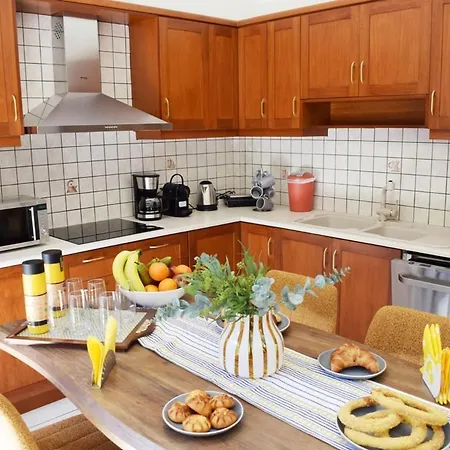 Nama -central Vacation With Free Parking Only 900m Far From Venetian Port And Beach! * خانيا